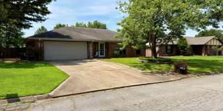 Gorgeous Brick Home for Rent! - 3 Bedroom, 2 Bath, 2 Car garage - 1,797 sf Gallery 3