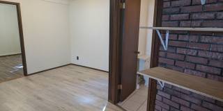 3 Bed, 1 Bath Unit with den in Fairhaven Close to Shopping & Restaurants & On a Bus line Gallery 8