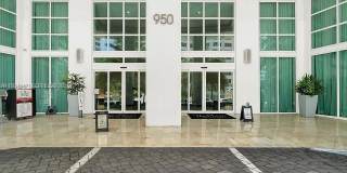 950 Brickell Bay Dr 950 Brickell Bay Dr Gallery 1