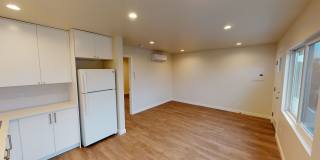 Beautifully Remodeled One Bed One Bath Unit in Coronado! Gallery 1