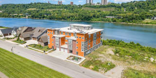 617 Manhattan Boulevard unit: 204 Gallery 1