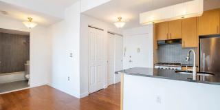 551 Borden Ave Apt 13E Gallery 4