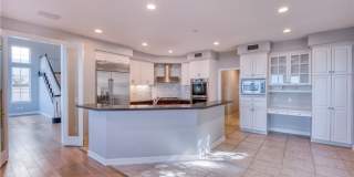 21 Portica Gallery 9