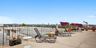 960 Larrabee St Gallery 21
