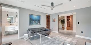 305 Oak St Gallery 74