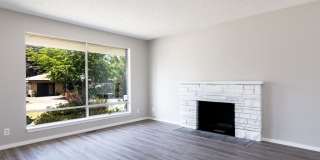 3 Bedroom Rambler Situated on a Large Lot with Mature Landscaping! Gallery 4