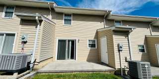 2 Bedroom, 1.5 Bath Townhouse Gallery 3