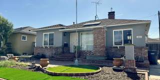 Charming 2-Bedroom Home with Fireplace, Backyard  Garage in Lakewood Gallery 1