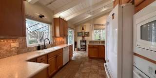 Sunny - Fully Furnished 2-Bedroom, with Office and 2 1/2 bathrooms. Gallery 20