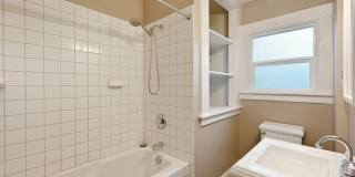 Charming 3 Bedroom/2 Bath Craftsman Home for Lease in Phinney/Greenlake Gallery 15