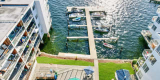 Lakefront on Washington Gallery 16