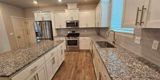 5Bd/3Ba Two Story House - For viewing! Gallery 4