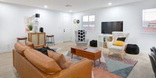 1821 W Hadley Street Gallery 6