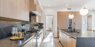 200 N DOHENY Dr Gallery 41