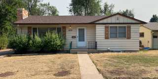 STUDENTS WELCOME! Ranch Home w/ Finished Basement, Fenced Yard and Two Kitchens Gallery 1