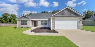 AVAILABLE MID-APRIL 2026! (Pet Friendly) Gallery 1