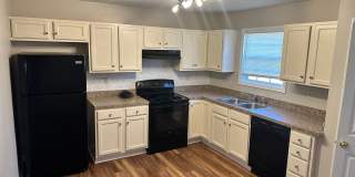 Spacious Two Bedroom Townhome In Kannapolis Gallery 4