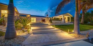 807 SNUG Island Gallery 1