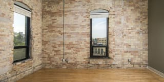 Lofts at the Kendall Gallery 14