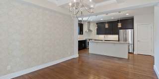 OAKLEY - Stunning executive tudor Gallery 15