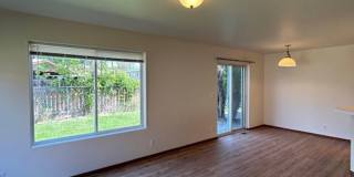 Newly updated 3 Bedroom Townhome! Gallery 1