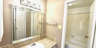 Wilshire Park Gallery 20