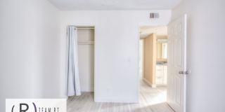 Gorgeous townhouse in a quiet 6-unit gated complex Gallery 33
