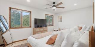Luxury Lakefront House - Fully Furnished Gallery 12