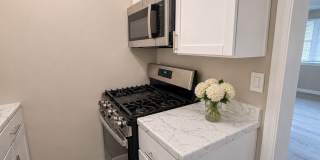2026 Move-In Special – $500 LEASE SIGNING BONUS!! Comfortable 2BR Condo with Easy Metro Access Gallery 1