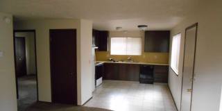 Charming Pet Friendly 2BR Condo with a Garage! Gallery 3