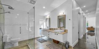 1511 NE 4th Pl Gallery 3