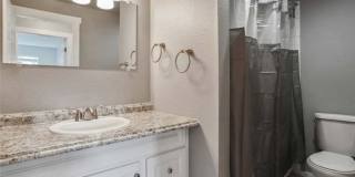 Remodeled ground floor 2 bed! Gallery 11