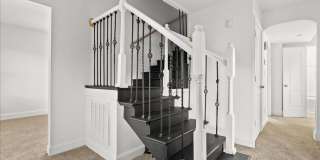 Room in 5 Bedroom Home at Carlton Ave Gallery 11