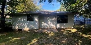 Beautiful 2 bedroom 1 bath 1 car garage Gallery 13
