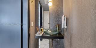 200 Biscayne Boulevard Way Gallery 29