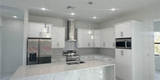 1022 Candlelight Drive Gallery 9