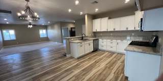 3 Bedroom Home Located in El Camino Village PETS OK Gallery 9