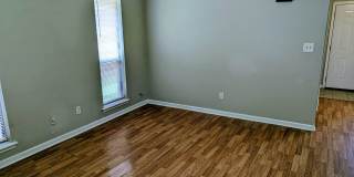 CUTE 3 BEDROOM 2 BATH! WITH A LARGE BACK YARD! Gallery 5