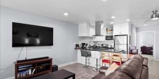 1 Bed/1 Bath + 2 Parking Spaces and Walking Distance to Beach Gallery 1