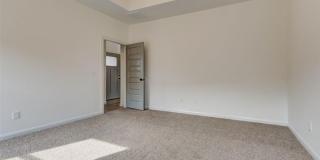 Beautiful! 4-Bed Home in Mustang Gallery 18