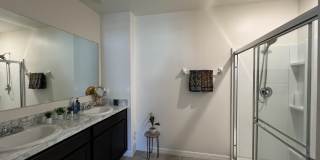 976 Trinity Street Gallery 41