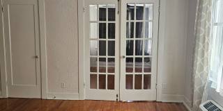 Uptown 1 Bedroom, 1 Bath, Swimming Pool, 1 block from St. Charles Gallery 15