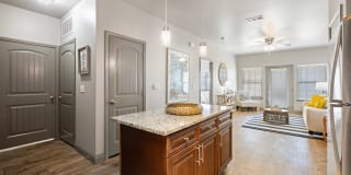 Lake Villas Apartments Gallery 4