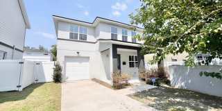 Orlando - 3 Bedroom, 2.5 Bathroom - $2,395.00 Orlando - 3 Bedroom, 2.5 Bathroom - $2,395.00 Gallery 1