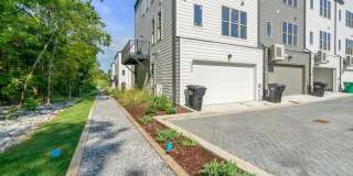 Gorgeous 3 bedroom end unit townhome with garage Gallery 3