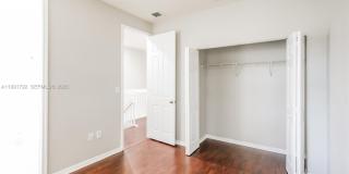 2281 NE 42nd Cir Gallery 11