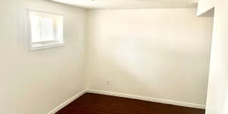 3 Bed / 2 Bath Half Duplex Near Valley Fair Mall — Fenced Yard & Carport Gallery 7