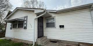 LARGE 4BR ONE LEVEL HOME WITH A GREAT FLOORPLAN.  TONS OF SPACE! Gallery 1