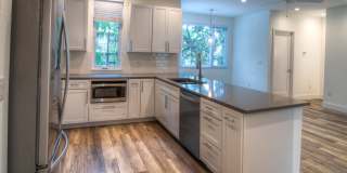 UT PRE-LEASE: Constructed August 2018, Luxury North Campus 3 bed / 3 bath home Gallery 7