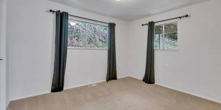 Stunning Sound & Olympic Mountain View Home in North Admiral Gallery 13